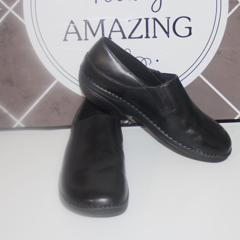 16a LN MENS "MANILA" SPRING STEP CLOGS - 11 - BLACK LEATHER